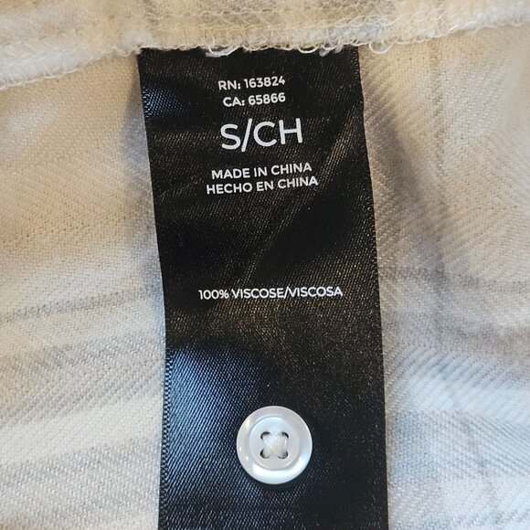 Well Worn Women Gray Plaid Super Soft Top S Clean Girl Fall Layer Light Academia - Picture 8 of 13